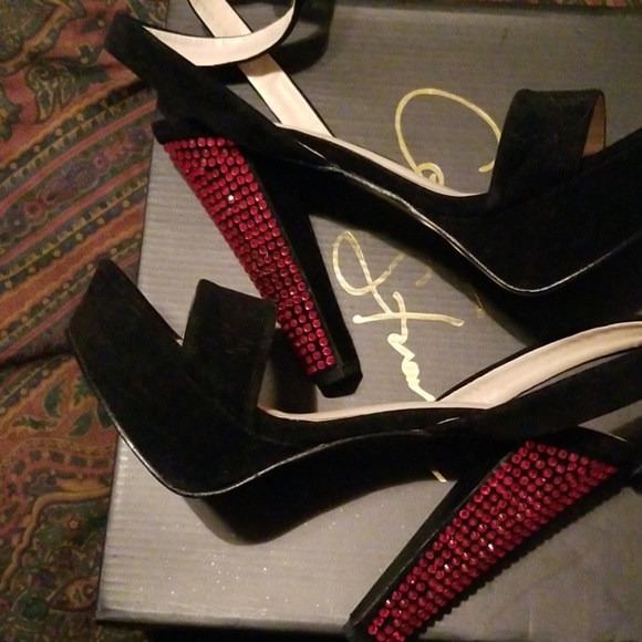 Red rhinestone heel black pumps - Picture 1 of 3